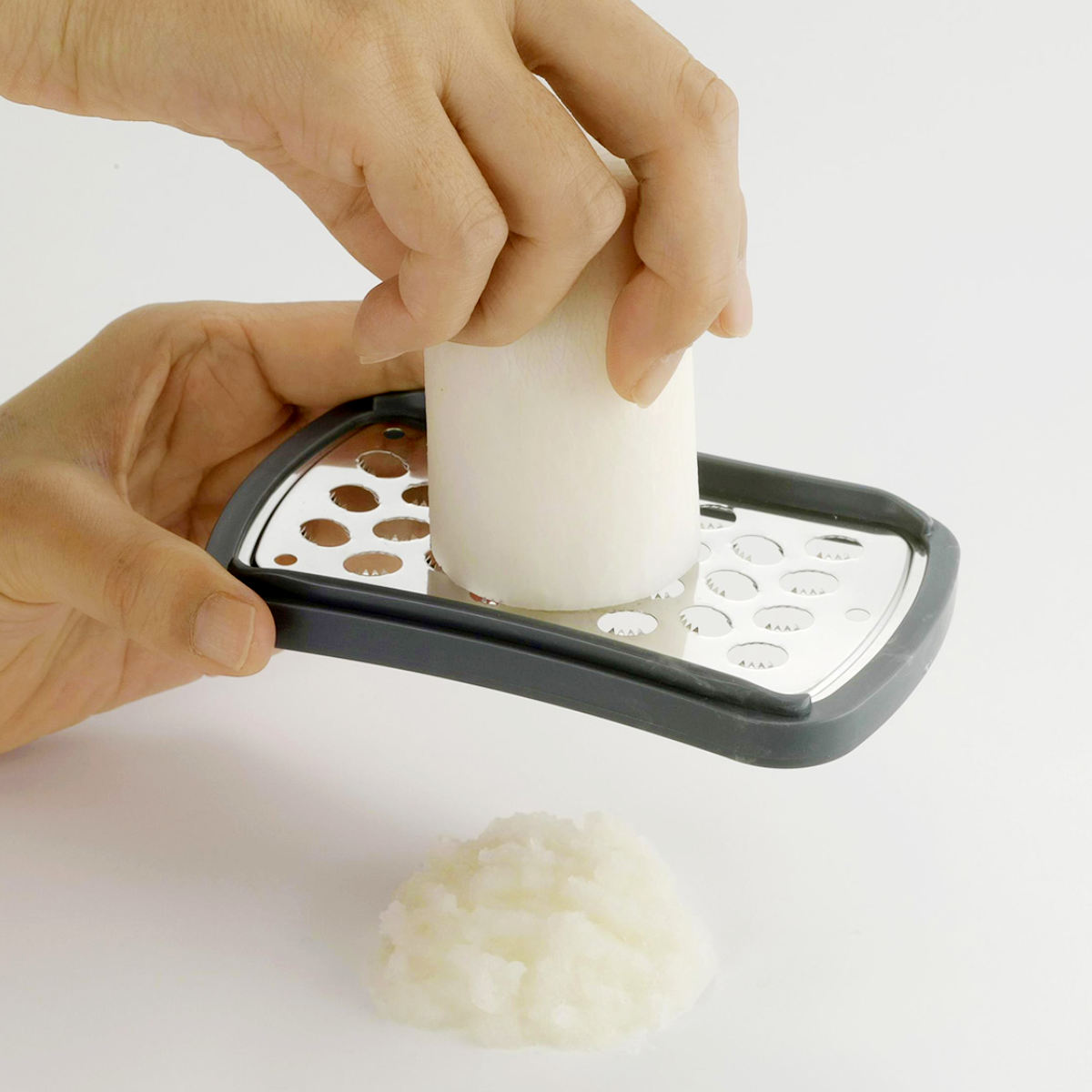 野菜調理器セット 6点セット コンパクト 日本製 ( おろし器 千切り器 野菜スライサー セット 調理器 ベジタブルスライサー おろし金 大根おろし 皮むき器 スライス 安全ガード キッチンツール 受け皿付き )