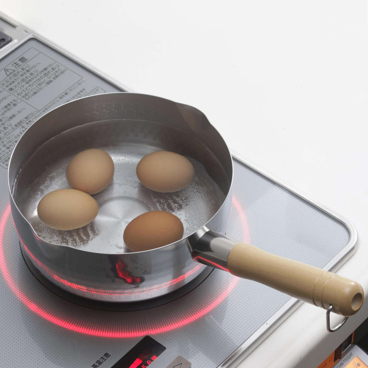 雪平鍋 20cm プロモデル 槌目 ゆきひら鍋 アヒル口付 日本製 ( IH対応 ガス火対応 行平鍋 片手鍋 20センチ 鍋 なべ 片手なべ アルミ鍋 アルミ 和鍋 軽量 注ぎ口 両口 天然木 ハンドル キッチン 調理用品 )