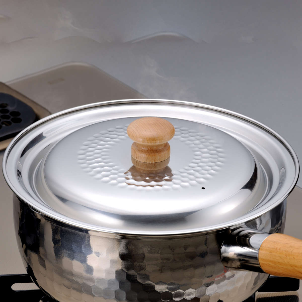 鍋蓋 プロモデル 槌目 ゆきひら鍋 兼用 ふた 18・20cm用 日本製 ( 鍋ふた ステンレス蓋 キッチン用品 蓋 カバー 台所用品 調理用品 調理器具 調理道具 キッチンツール キッチン雑貨 キッチン小物 )