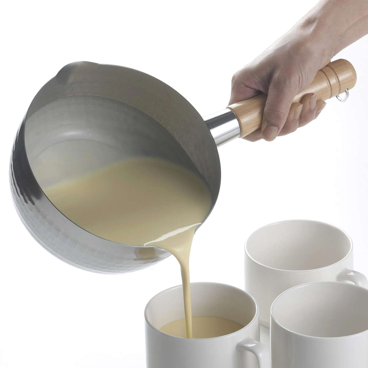 雪平鍋 18cm プロモデル 槌目 ゆきひら鍋 アヒル口付 日本製 ( IH対応 ガス火対応 行平鍋 片手鍋 18センチ 鍋 なべ 片手なべ アルミ鍋 アルミ 和鍋 軽量 注ぎ口 両口 天然木 ハンドル キッチン 調理用品 )