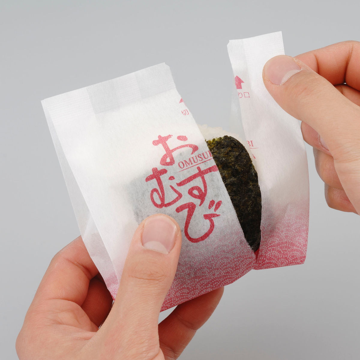 おにぎりラップ 直巻き おむすびパック 50枚 日本製 ( おにぎりフィルム おにぎり ラップ おむすび 使い捨て お弁当 フィルム ケース 生地 包む 簡単 コンビニ お握り アウトドア 行楽 遠足 弁当 )