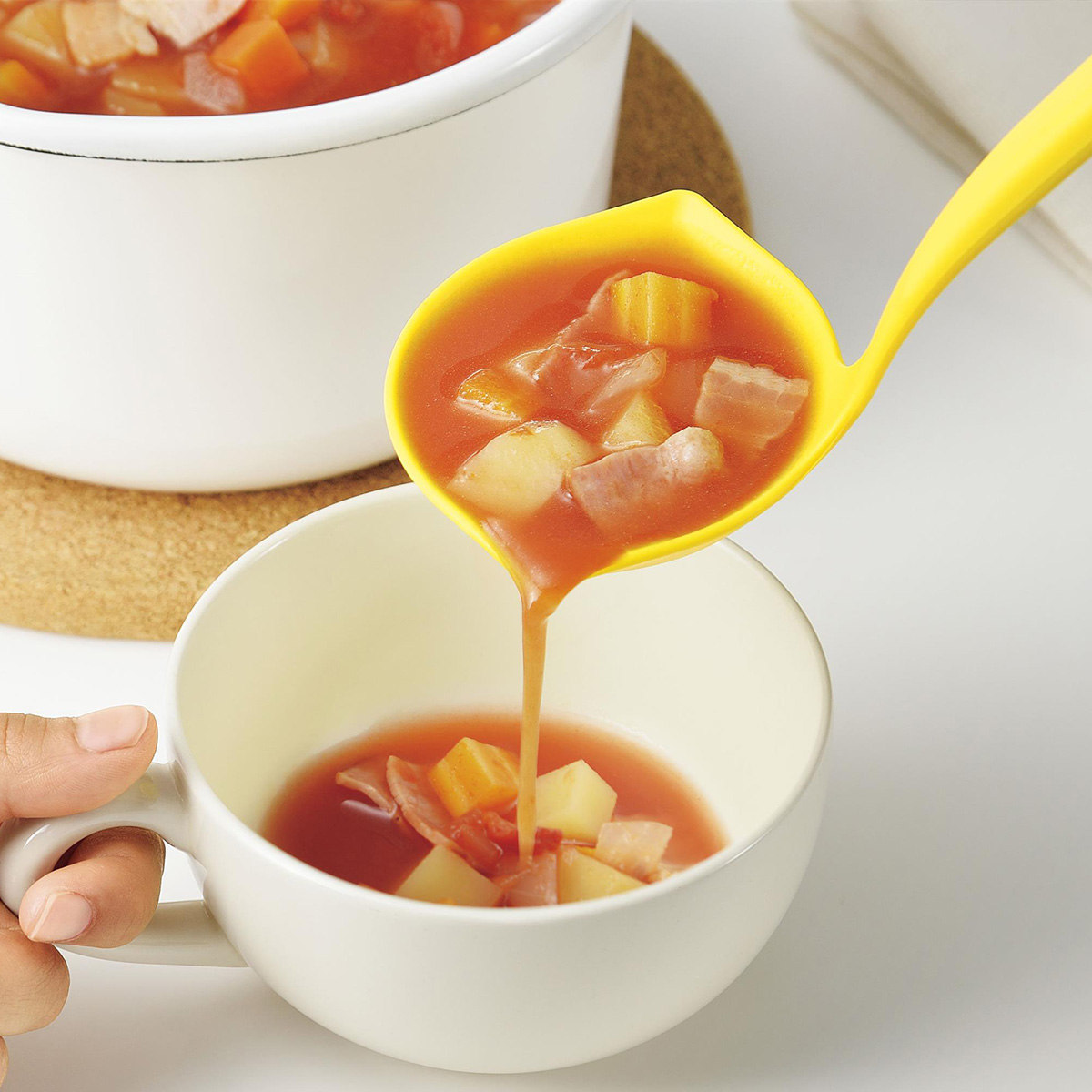 お玉 こども用 コトコト 食洗機対応 日本製 そそぎやすいお玉 ( おたま レードル お玉杓子 子ども用お玉 穴なしお玉 ナイロン製 ナイロンお玉 穴無しお玉 注ぎ口 子供用調理器 調理 料理 お手伝い 食育 子供用 キッチンツール )