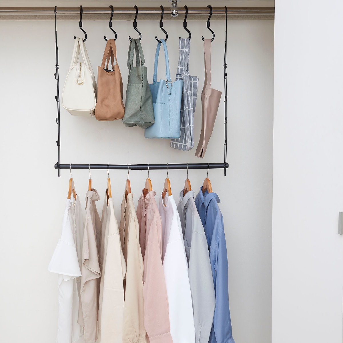 ハンガー クローゼット吊り下げ鞄ハンガー 伸縮 鞄収納 幅49?79×奥行6.5×高さ74.5cm ( バッグハンガー ハンガーラック フック クローゼット収納 吊り下げ収納 衣類収納 バッグ 収納 クローゼット 吊り下げ 省スペース )