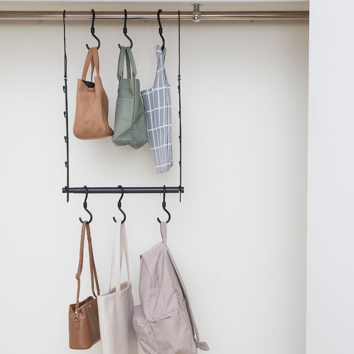 ハンガー クローゼット吊り下げ鞄ハンガー 伸縮 鞄収納 幅49?79×奥行6.5×高さ74.5cm ( バッグハンガー ハンガーラック フック クローゼット収納 吊り下げ収納 衣類収納 バッグ 収納 クローゼット 吊り下げ 省スペース )