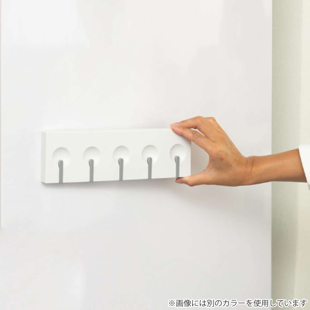 キッチン収納 5連フック マグネット ブラックシリーズ ( キッチンフック 吊り下げ収納 小物フック キッチンツール収納 小物掛け 磁石 吊り下げ 収納フック マグネット式フック キッチン 洗面所 洗濯機 冷蔵庫横 黒 )