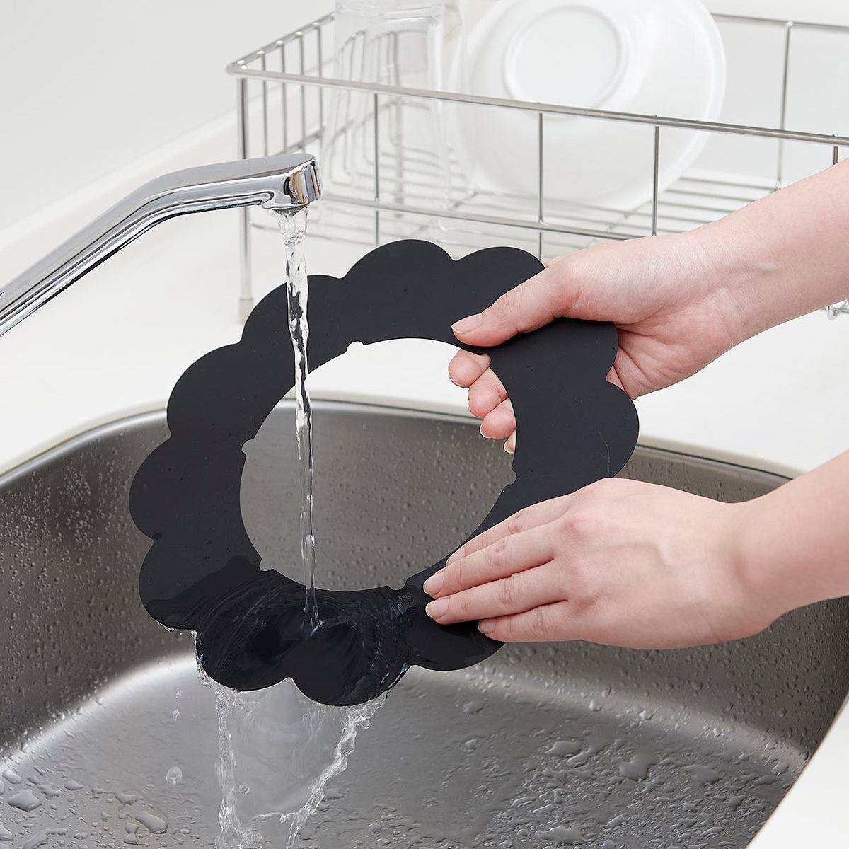 汚れ防止シート ベラスコート ガスコンロ 保護プレート フラワー ( ガスマット 五徳マット コンロマット ガスコンロマット ガスコンロ用保護マット 日本製 繰り返し使える ガスレンジ トップ 耐熱 水だけで落ちる バーナーリング ) 【ブラック】 ブラック