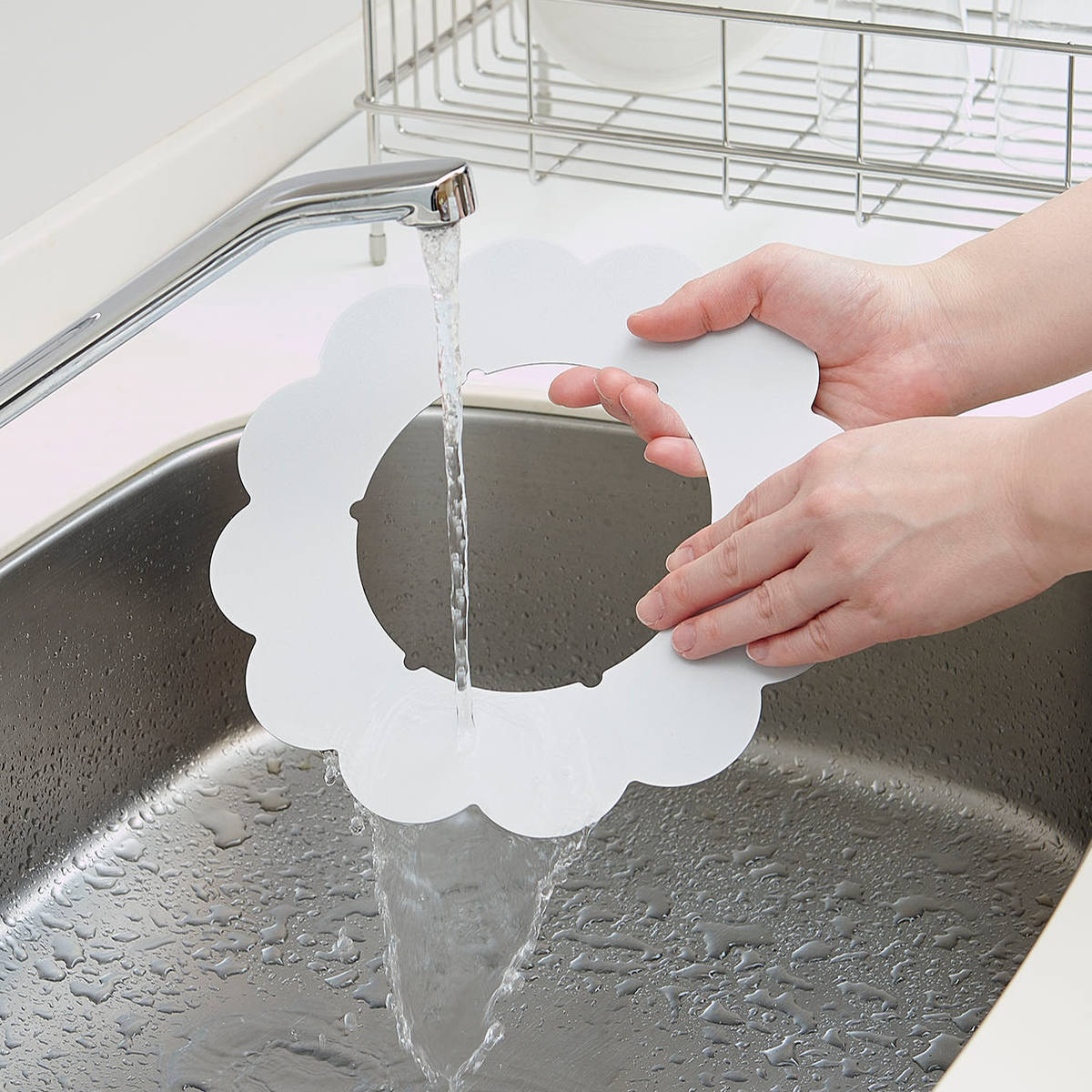 汚れ防止シート ベラスコート ガスコンロ 保護プレート フラワー ( ガスマット 五徳マット コンロマット ガスコンロマット ガスコンロ用保護マット 日本製 繰り返し使える ガスレンジ トップ 耐熱 水だけで落ちる バーナーリング ) 【ブラック】 ブラック