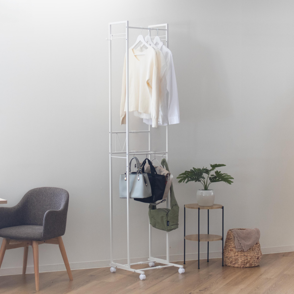 ハンガーラック 2段 スリム 伸縮タイプ キャスター付き ( コートハンガー パイプハンガー 洋服掛け コート掛け 収納 洋服 掛け 衣類 収納用品 衣類収納 ラック ハンガー掛け おしゃれ リビング 玄関 洗濯物干し ) 【ホワイト】 ホワイト