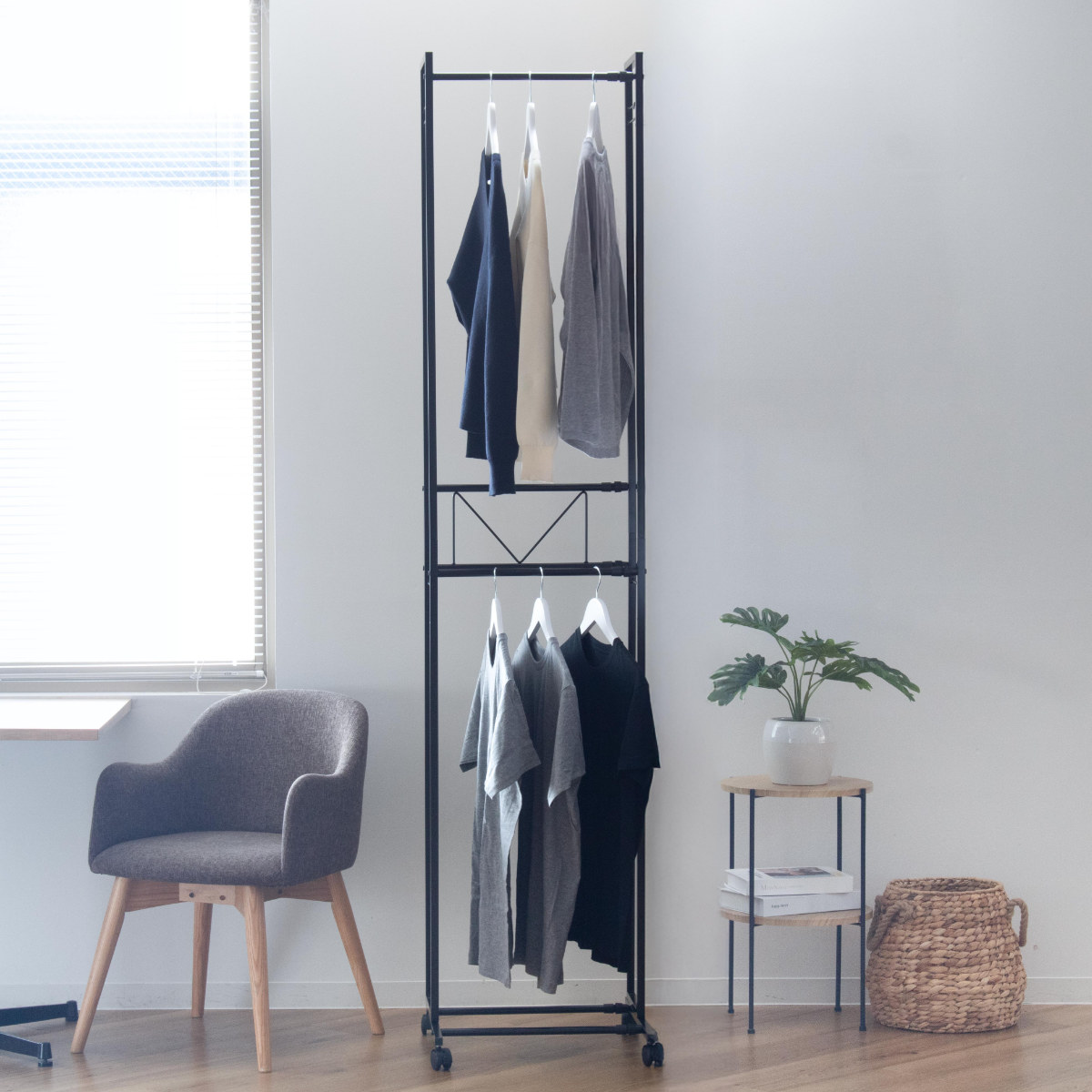 ハンガーラック 2段 ワイド 伸縮タイプ キャスター付き ( コートハンガー パイプハンガー 洋服掛け コート掛け 収納 洋服 掛け 衣類 収納用品 衣類収納 ラック ハンガー掛け おしゃれ リビング 玄関 洗濯物干し ) 【ホワイト】 ホワイト