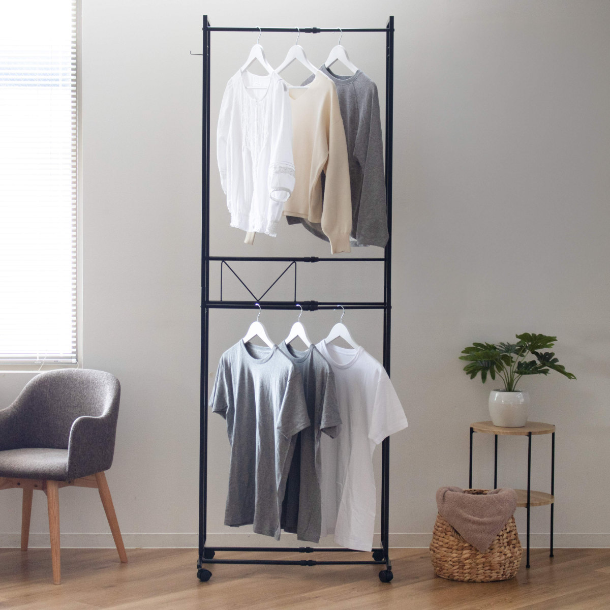 ハンガーラック 2段 ワイド 伸縮タイプ キャスター付き ( コートハンガー パイプハンガー 洋服掛け コート掛け 収納 洋服 掛け 衣類 収納用品 衣類収納 ラック ハンガー掛け おしゃれ リビング 玄関 洗濯物干し ) 【ホワイト】 ホワイト