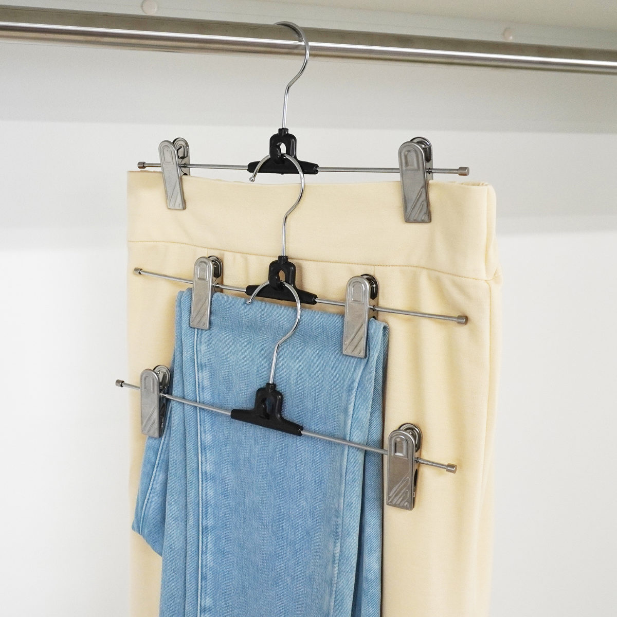 クリップハンガー モノクローゼット メタルグリップハンガー 連結 3本 ( ハンガー 3本入り クリップ スカート パンツ スラックス ズボン すべり止め付き クローゼット 収納 省スペース 薄型 スリム 衣類収納 洋服ハンガー )