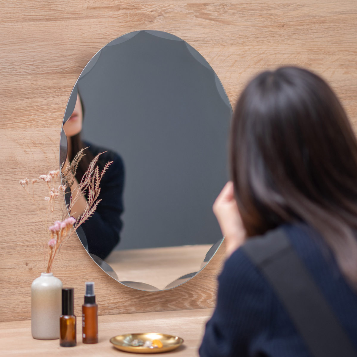 ミラー 壁掛け ウォールミラー 40×55cm マム ( 丸 楕円 オーバル 鏡 枠なし おしゃれ シンプル 飛散防止 玄関 リビング 洗面所 サニタリー 北欧 モダン )