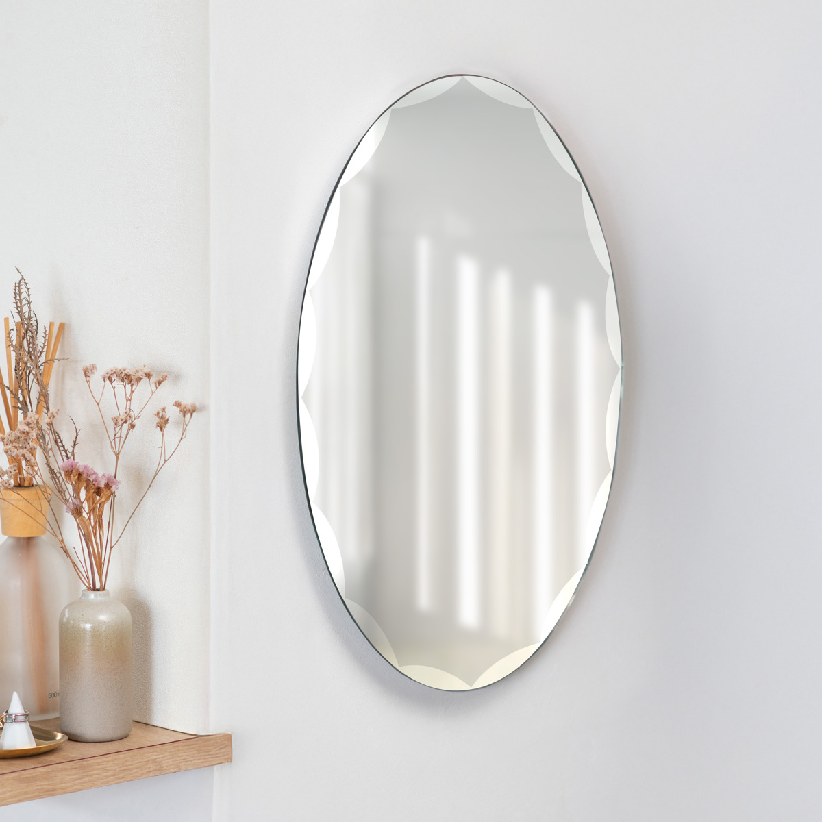 ミラー 壁掛け ウォールミラー 40×55cm マム ( 丸 楕円 オーバル 鏡 枠なし おしゃれ シンプル 飛散防止 玄関 リビング 洗面所 サニタリー 北欧 モダン )