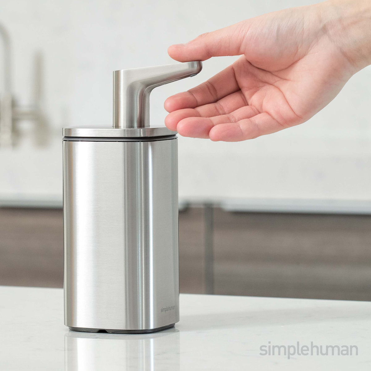 ディスペンサー simplehuman パルスポンプ 473ml ( シンプルヒューマン ディスペンサーボトル ソープディスペンサー 詰め替え ボトル 手洗い 液体 ソープボトル ハンドソープ 石けん 食器用洗剤 洗面 キッチン シンプル おしゃれ )