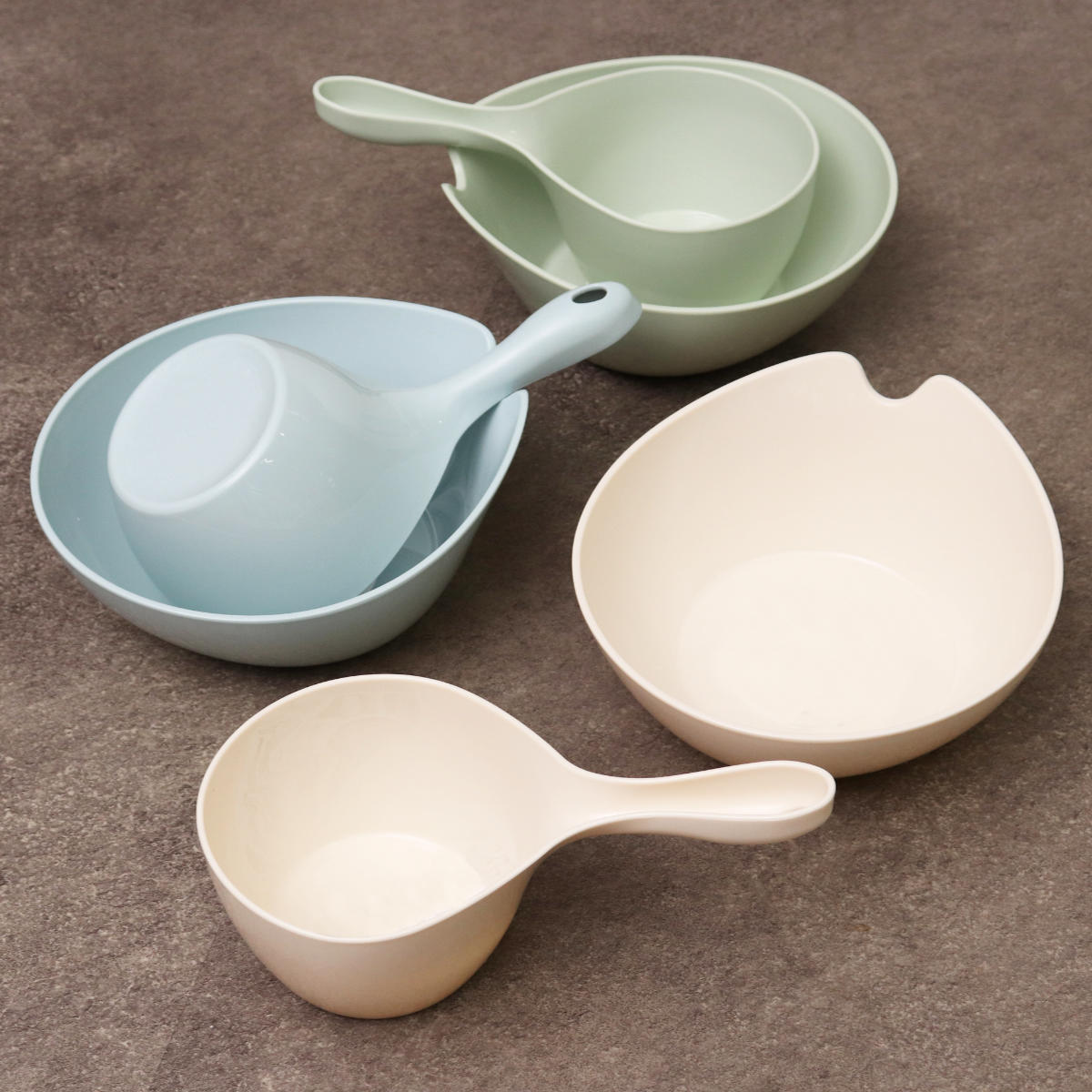 湯桶 手桶 2点セット ヒューバス ウォッシュボール×ハンディーボール 日本製 ( 洗面器 風呂おけ 風呂桶 HUBATH 手おけ 風呂 お風呂 バス 持ちやすい 使いやすい お手入れ簡単 防カビ ヌメリ防止 汚れにくい ) 【グレー】 グレー