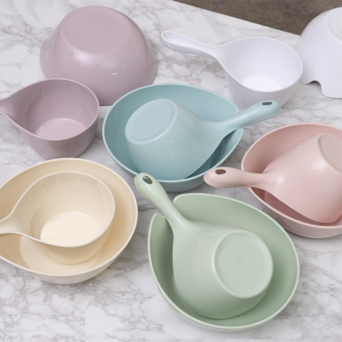 湯桶 手桶 2点セット ヒューバス ウォッシュボール×ハンディーボール 日本製 ( 洗面器 風呂おけ 風呂桶 HUBATH 手おけ 風呂 お風呂 バス 持ちやすい 使いやすい お手入れ簡単 防カビ ヌメリ防止 汚れにくい ) 【グレー】 グレー