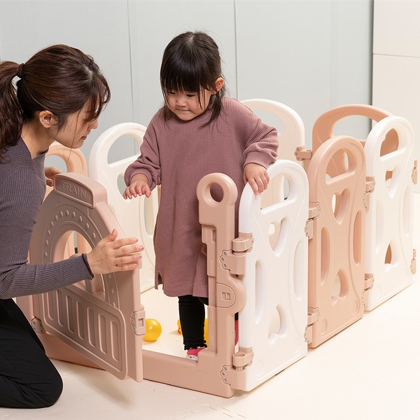 Fortella Cloud Castle ベビーサークル - 寝具