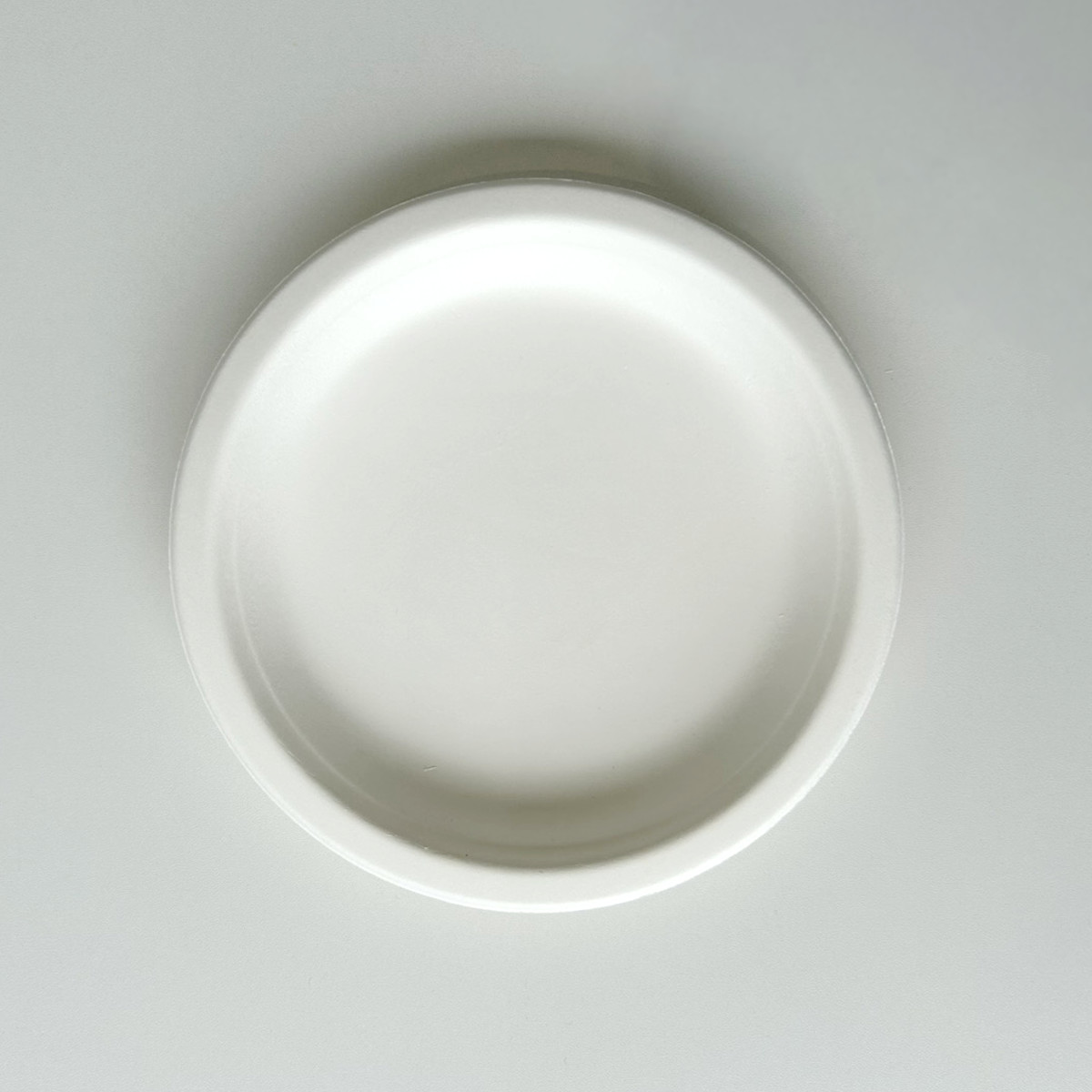 業務用モールドプレート 18cm 50枚入 ( 電子レンジ対応 紙皿 使い捨て 紙 紙製 お皿 白皿 平皿 ペーパープレート 使い捨て容器 BBQ アウトドア パーティー キャンプ 取り皿 入れ物 簡易食器 )