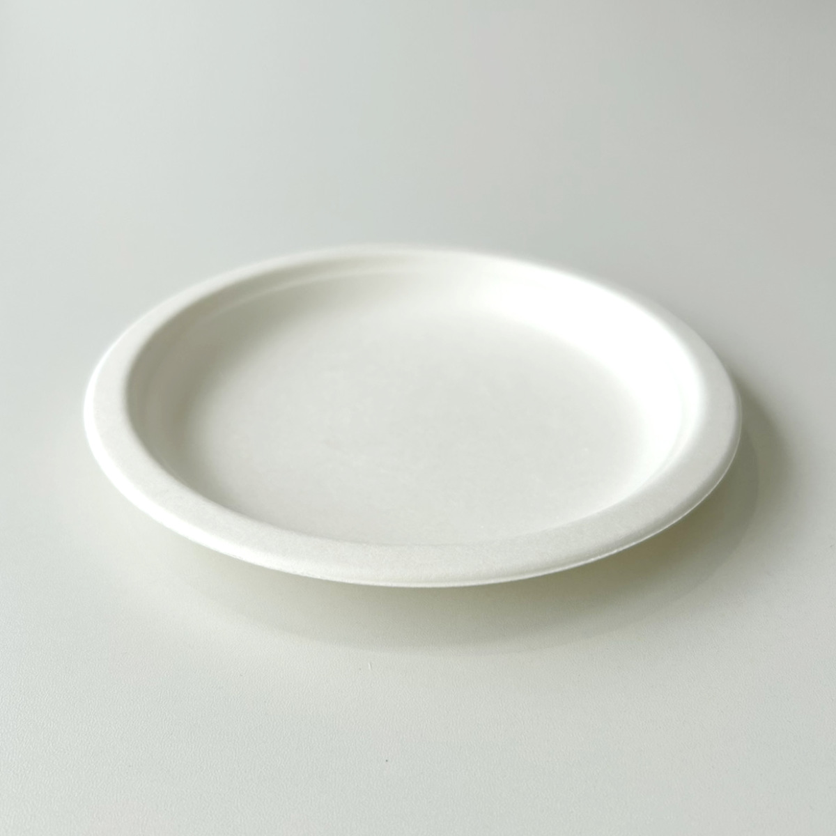 業務用モールドプレート 18cm 50枚入 ( 電子レンジ対応 紙皿 使い捨て 紙 紙製 お皿 白皿 平皿 ペーパープレート 使い捨て容器 BBQ アウトドア パーティー キャンプ 取り皿 入れ物 簡易食器 )