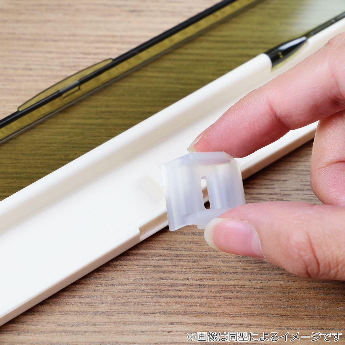 箸箱セット 抗菌音の鳴らない箸箱セット スヌーピー(バッジ) ( スヌーピー 箸 お箸 箸箱 セット 抗菌 食洗機対応 大人用 日本製 食洗器OK 音が鳴らない カトラリーセット 持ち運び 携帯 カトラリー お箸セット 通勤 通学 )