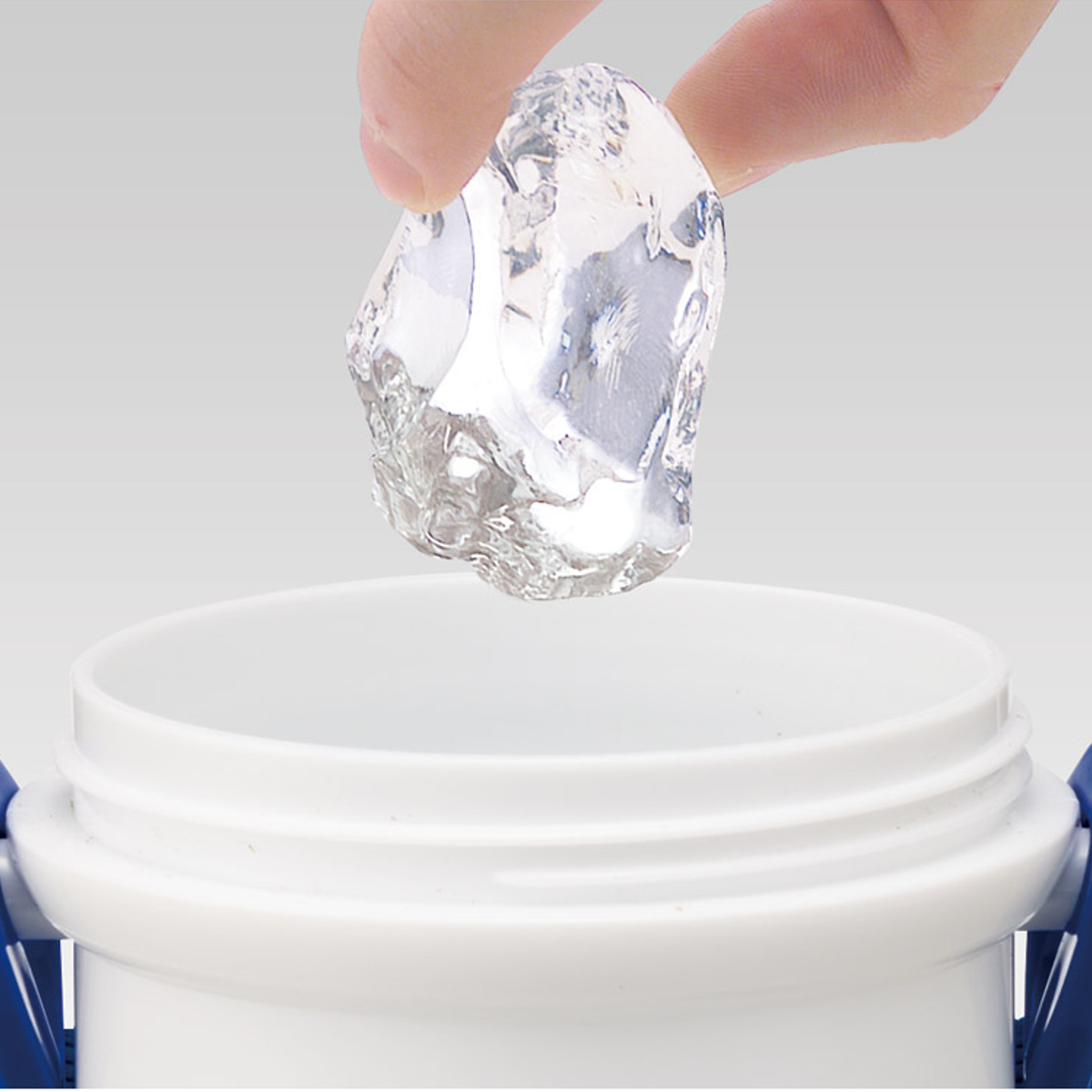 水筒 480ml 抗菌直飲プラボトル ドナルドダック ( ドナルド 子供用 抗菌 プラスチック製 ダイレクトボトル 直飲み ワンタッチ 日本製 抗菌加工 AG 銀 ショルダーベルト付き 広口 軽量 ボトル ワンプッシュ )