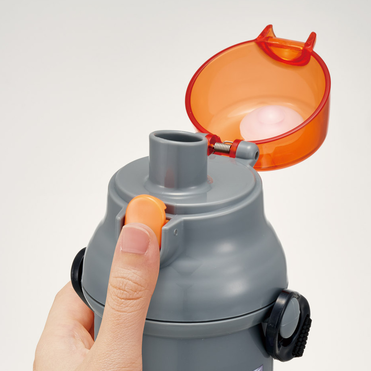 水筒 480ml 抗菌直飲プラボトル NARUTO ( ナルト 子供用 抗菌 プラスチック製 ダイレクトボトル 直飲み ワンタッチ 日本製 抗菌加工 AG 銀 ショルダーベルト付き 広口 軽量 ボトル ワンプッシュ )