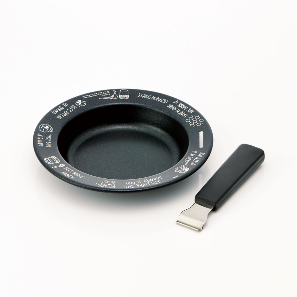 鉄皿 22cm IH対応 ハンドル付き くまのプーさん 鉄フライパン ( 鉄板プレート ガス火対応 着脱ハンドル オーブン対応 鉄製プレート ステーキプレート 鉄板皿 鉄鋳物 丸型 直火対応 キャラクター プーさん アウトドア )