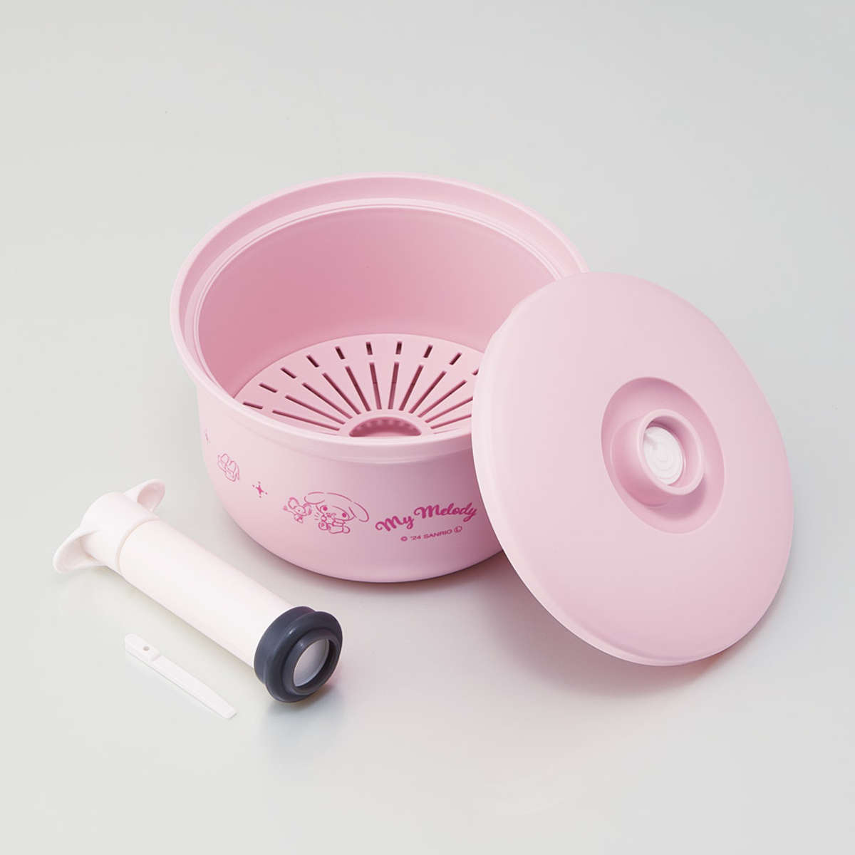 おひつ 真空おひつ 3合用 専用ポンプ付 電子レンジ対応 食洗機対応 サンリオ ( お櫃 保存容器 ごはん 真空保存 真空ポンプ 真空 脱気 キャラクター 温め 炊き立て 3合 蒸し料理 すのこ付き 酸化防止 便利グッズ 冷蔵庫 ) 【シナモロール】 シナモロール