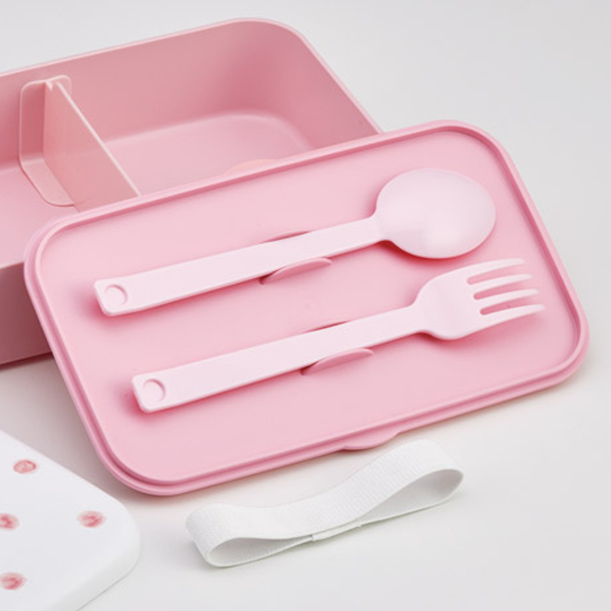 弁当箱 1L カトラリー付ランチBOX キティ 水彩コスメ ( ハローキティ ランチボックス 食洗機対応 レンジ対応 一段 カトラリー 付き 日本製 仕切り付き スプーン フォーク 食洗機OK レンジOK お弁当 弁当 一段弁当 )