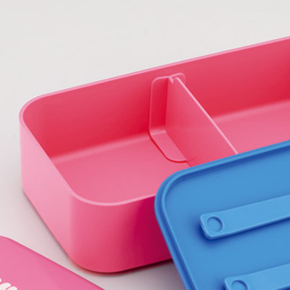 弁当箱 1L カトラリー付ランチBOX バニーコンビニ ( ランチボックス 食洗機対応 レンジ対応 一段 カトラリー 付き 日本製 仕切り付き スプーン フォーク 食洗機OK レンジOK お弁当 弁当 一段弁当 )