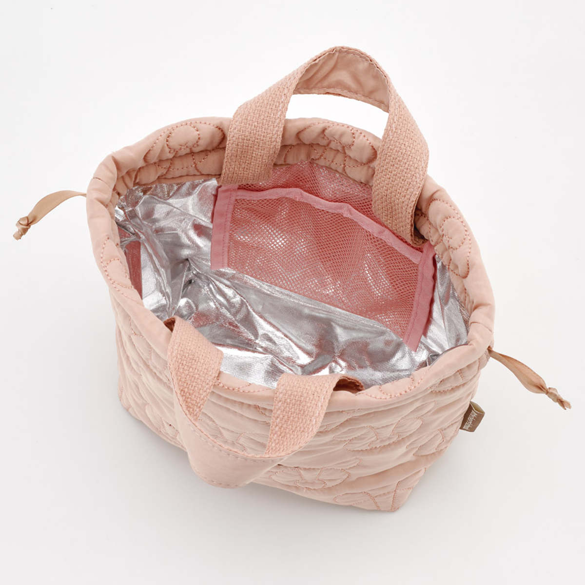 ランチバッグ キルト生地保冷ランチ巾着 くまのがっこうココア ( ランチ巾着 お弁当袋 サブバック 鞄 保冷 巾着 バッグ キルティング 巾着袋 お弁当巾着 かばん カバン お弁当用 お弁当入れ 保冷ランチバッグ )