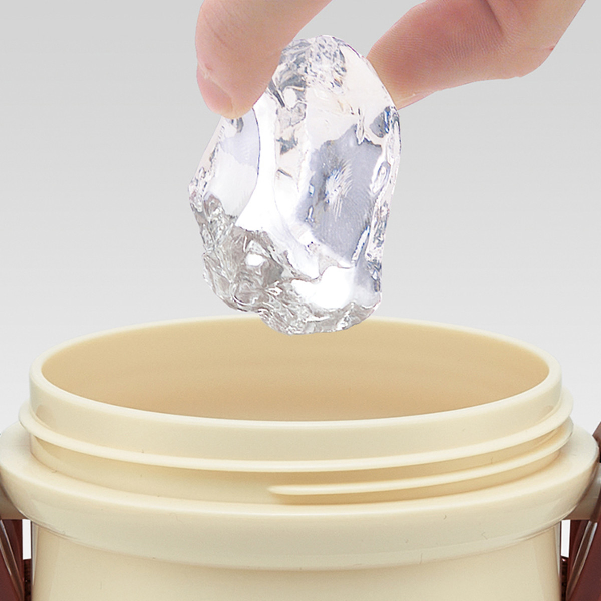 水筒 480ml 抗菌直飲プラボトル トミカとトム ( 子供用 抗菌 プラスチック製 ダイレクトボトル 直飲み ワンタッチ 日本製 抗菌加工 AG 銀 ショルダーベルト付き 広口 軽量 ボトル ワンプッシュ )