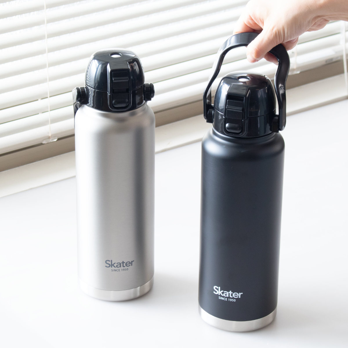 水筒 1.2L ハンドル付ダイレクトボトル 保冷専用 ( 大容量 直飲み 保冷 ステンレス ワンタッチ ハンドルマグボトル マグボトル ステンレスボトル 直のみ ダイレクトボトル 広口 真空二重構造 マグ ボトル 1200ml 1.2リットル ) 【ブラック】 ブラック