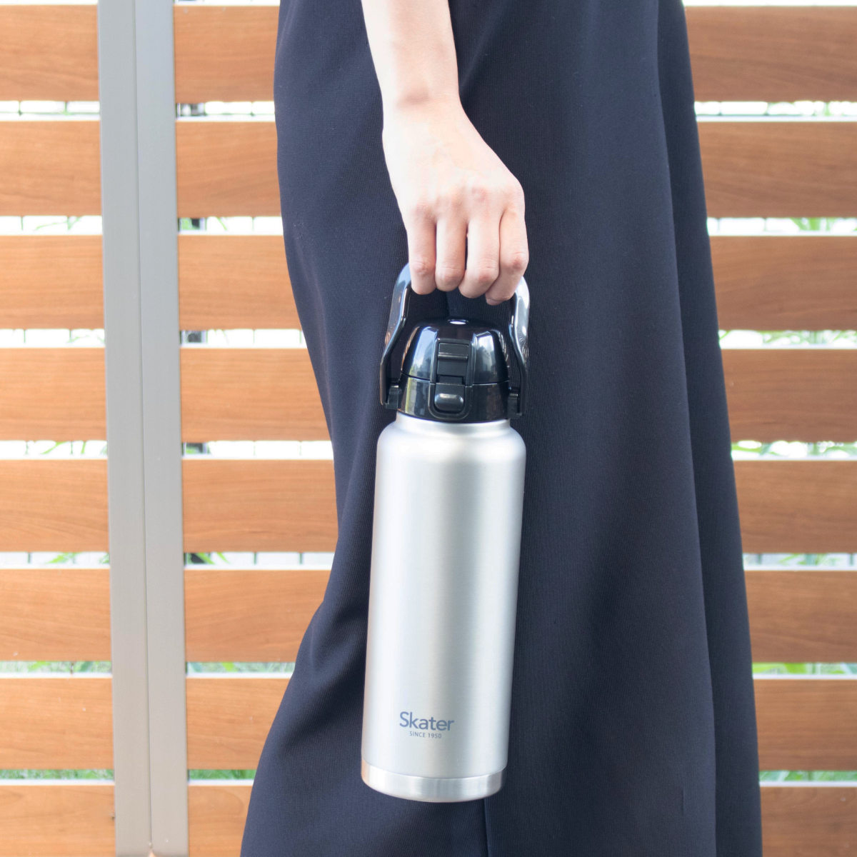 水筒 1.2L ハンドル付ダイレクトボトル 保冷専用 ( 大容量 直飲み 保冷 ステンレス ワンタッチ ハンドルマグボトル マグボトル ステンレスボトル 直のみ ダイレクトボトル 広口 真空二重構造 マグ ボトル 1200ml 1.2リットル ) 【ブラック】 ブラック