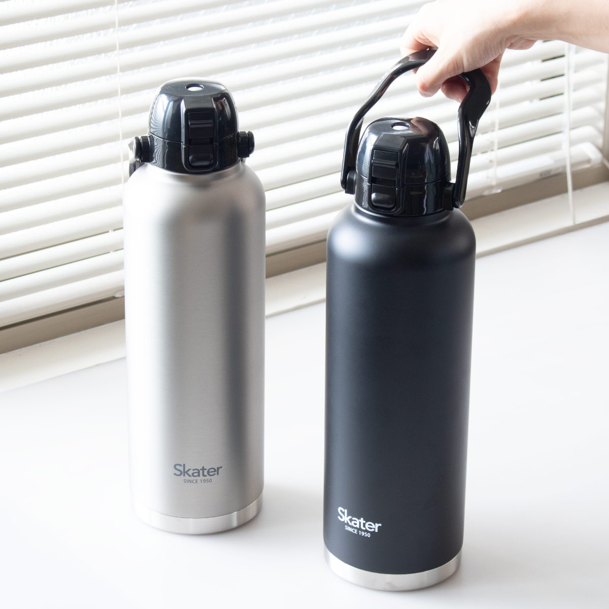 水筒 2L ワンプッシュダイレクトボトル ハンドル付き ( 大容量 直飲み 保冷 ステンレス ワンタッチ ハンドルマグボトル マグボトル ステンレスボトル 直のみ ダイレクトボトル 広口 真空二重構造 マグ ボトル 2000ml 2リットル ) 【シルバー】 シルバー