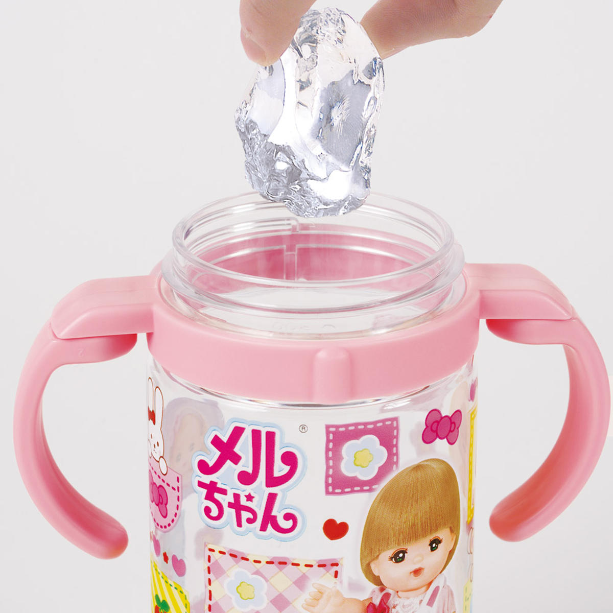 ストローマグ 折りたたみ 370ml メルちゃん 目盛り付き ( マグ ベビーマグ 持ち手付き ベルト付き おでかけ ベビー 女の子 キャラクター トレーニングマグ 両手マグ 肩掛け 子供 キッズ コップ トレーニング ストロー プラスチック )