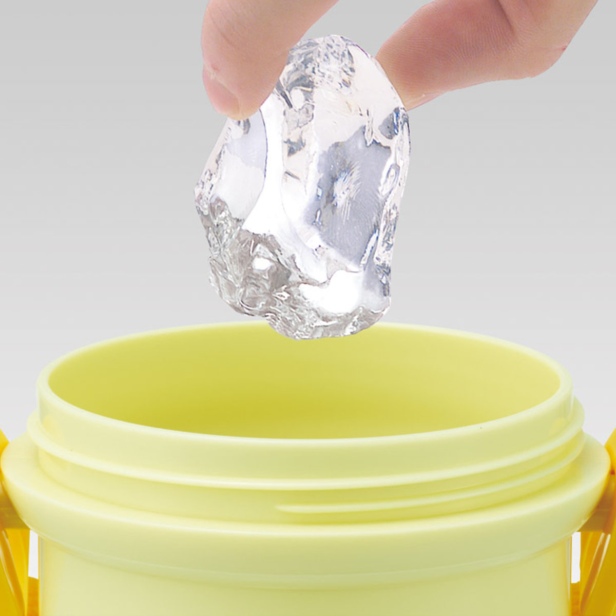 水筒 480ml 直飲プラワンタッチボトル ジョージ アルファベット ( 子供用 抗菌 プラスチック製 ダイレクトボトル 直飲み ワンタッチ 日本製 抗菌加工 ショルダーベルト付き 広口 軽量 ボトル ワンプッシュ )