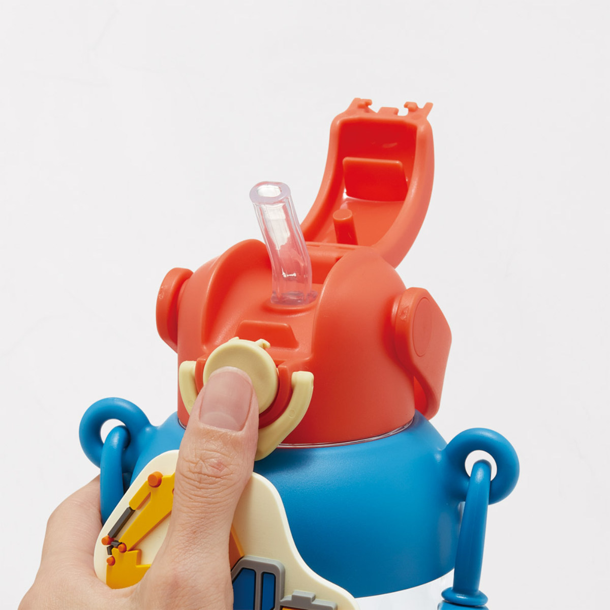 水筒 650ml ラバーマスコット付ストローボトル はたらくクルマ ( ストロー付ボトル ストローボトル クリアボトル ワンプッシュ ワンタッチ ストロータイプ 子供 子供用水筒 クリア ショルダーベルト 幼稚園 保育園 キッズ )