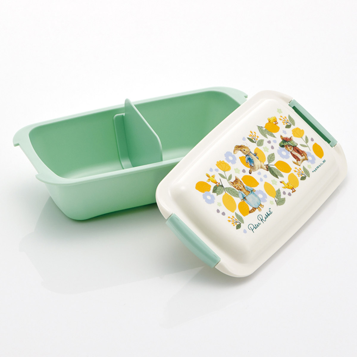 弁当箱 530ml ふわっとタイトランチボック ピーターラビット シトロン ( ランチボックス 食洗機対応 レンジ対応 日本製 ドーム蓋 大人 キッズ 食洗機OK レンジOK お弁当 弁当 一段 2点ロック )