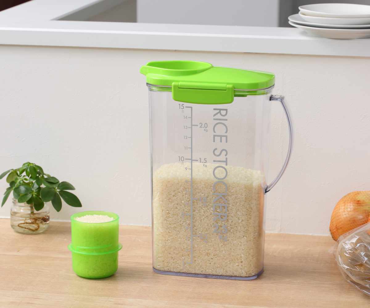 米びつ ライスストッカー 2.5kg ( 計量カップ付き 目盛り付き 冷蔵庫 ドアポケット ライスボックス 米櫃 こめびつ おすすめ スリム おしゃれ 無洗米対応 米ストッカー コメビツ お米収納 お米保存 キャスター付き 2.5キロ )
