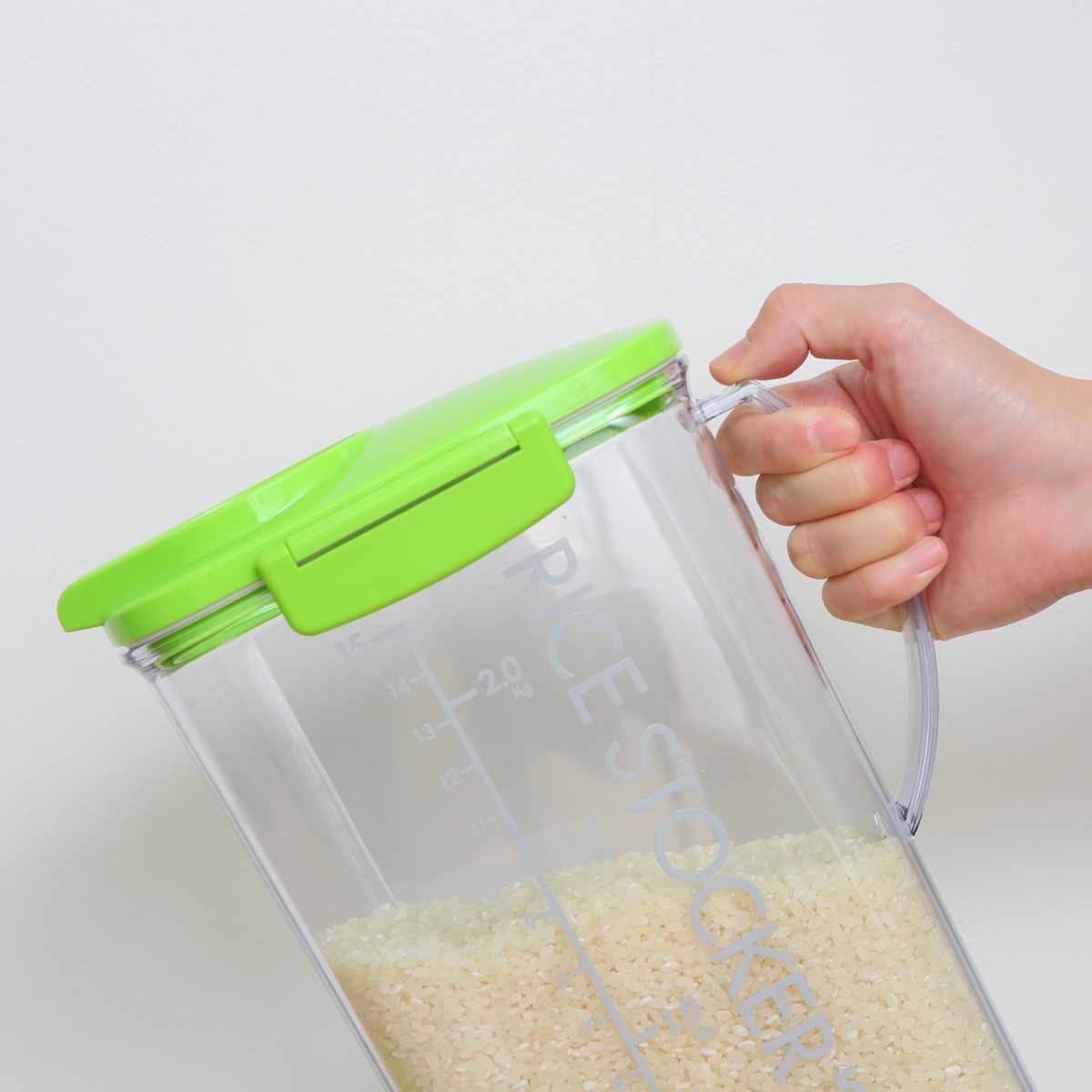 米びつ ライスストッカー 2.5kg ( 計量カップ付き 目盛り付き 冷蔵庫 ドアポケット ライスボックス 米櫃 こめびつ おすすめ スリム おしゃれ 無洗米対応 米ストッカー コメビツ お米収納 お米保存 キャスター付き 2.5キロ )