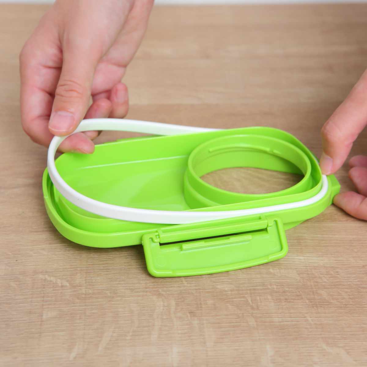 米びつ ライスストッカー 2.5kg ( 計量カップ付き 目盛り付き 冷蔵庫 ドアポケット ライスボックス 米櫃 こめびつ おすすめ スリム おしゃれ 無洗米対応 米ストッカー コメビツ お米収納 お米保存 キャスター付き 2.5キロ )