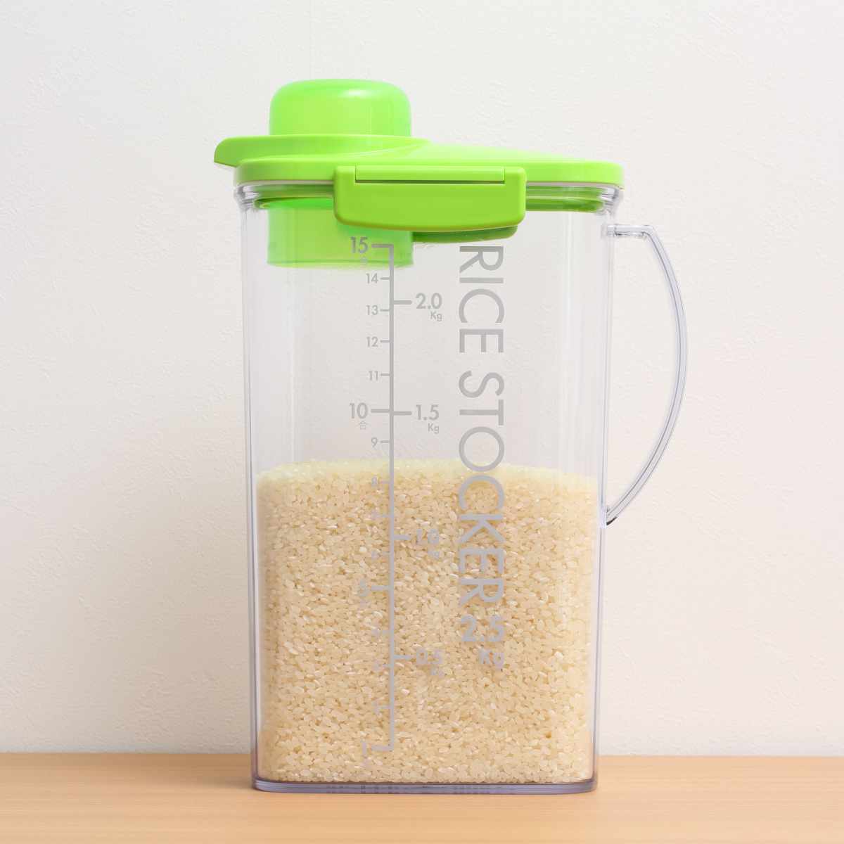 米びつ ライスストッカー 2.5kg ( 計量カップ付き 目盛り付き 冷蔵庫 ドアポケット ライスボックス 米櫃 こめびつ おすすめ スリム おしゃれ 無洗米対応 米ストッカー コメビツ お米収納 お米保存 キャスター付き 2.5キロ )