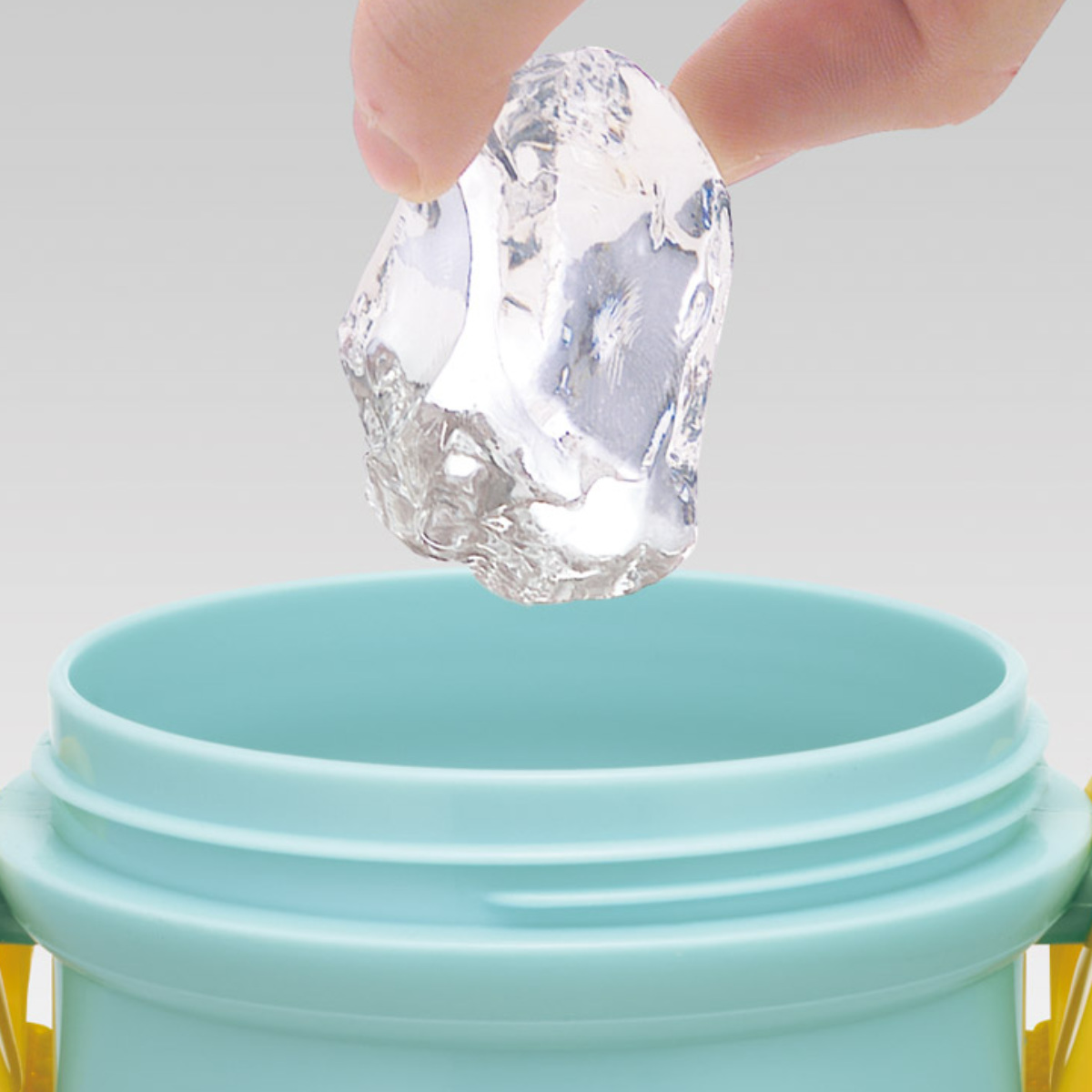 水筒 480ml 直飲プラワンタッチボトル しまじろうPOP ( 子供用 プラスチック製 ダイレクトボトル 直飲み ワンタッチ 日本製 ショルダーベルト付き 広口 軽量 ボトル ワンプッシュ )