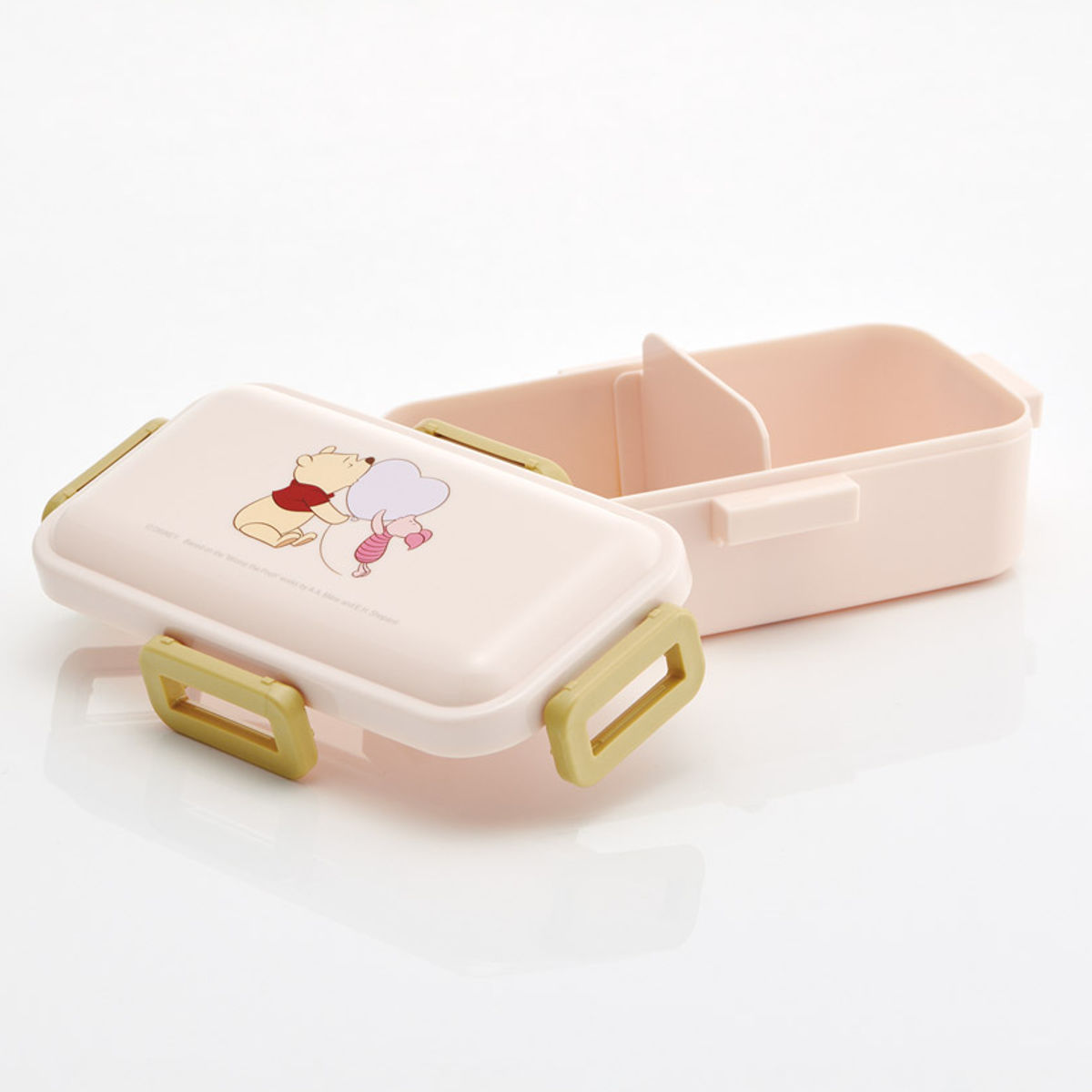 弁当箱 530ml ふわっと弁当箱 プーHUGHEART ( くまのプーさん ランチボックス 食洗機対応 レンジ対応 一段 ドーム型 4点ロック 1段 日本製 仕切り付き 食洗機OK レンジOK お弁当 弁当 一段弁当 )