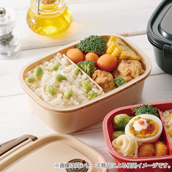 お弁当箱 １段 2点ロック 軽量 ラク軽弁当箱 L 720ml ランチボックス （ 弁当箱 レンジ対応 食洗機対応 冷凍 保存容器 大容量 レンジOK  食洗機OK 一段 二点ロック 軽い 冷凍弁当 日本製 シンプル 汁漏れしにくい 仕切り付き ） 【 ベージュ 】