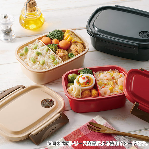 お弁当箱 １段 2点ロック 軽量 ラク軽弁当箱 L 720ml ランチボックス （ 弁当箱 レンジ対応 食洗機対応 冷凍 保存容器 大容量 レンジOK  食洗機OK 一段 二点ロック 軽い 冷凍弁当 日本製 シンプル 汁漏れしにくい 仕切り付き ） 【 ベージュ 】