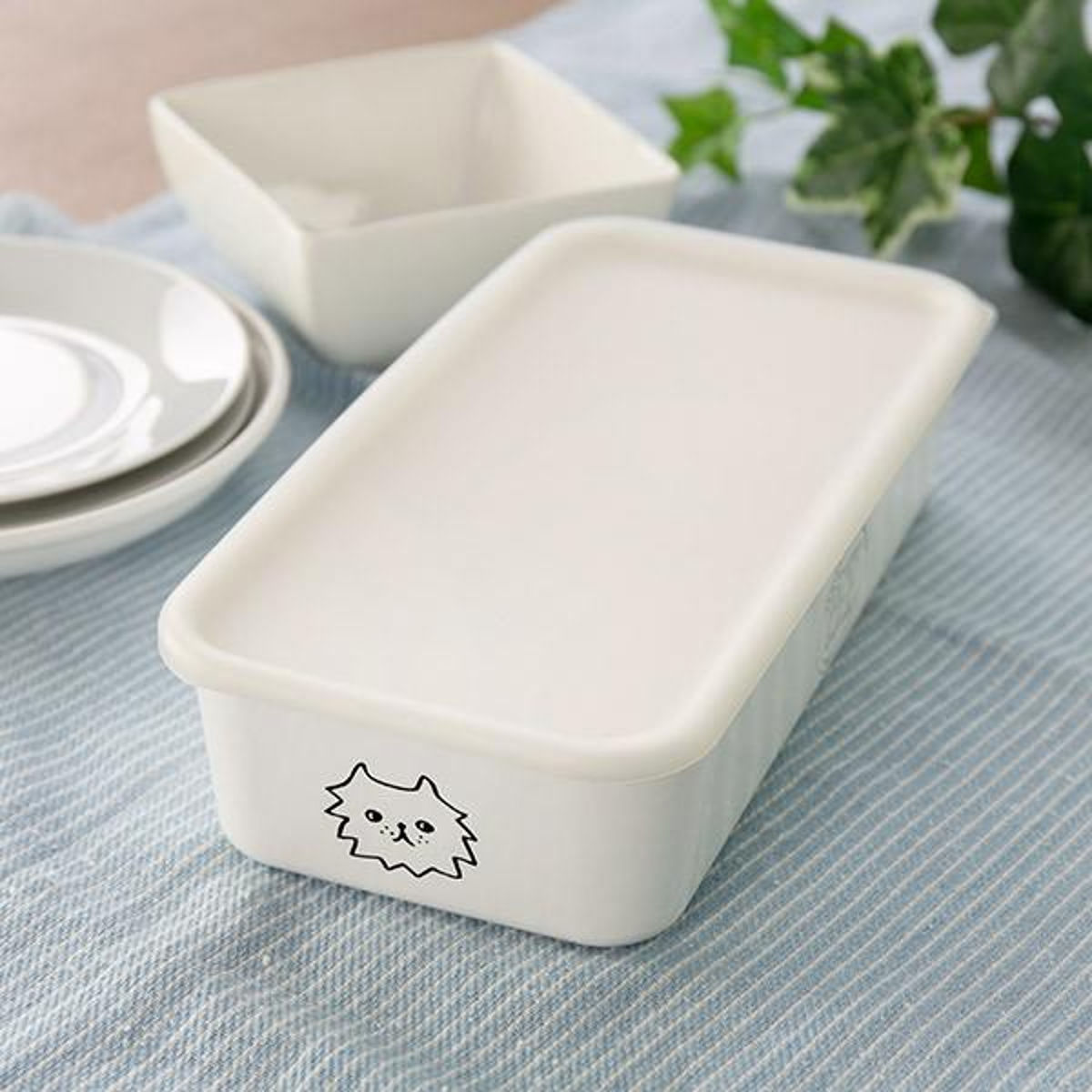 保存容器 1L 猫柄 レクタングル PFF NECO スクエアストッカー L-1 樹脂製 ( 保存 容器 フードストッカー キャニスター 電子レンジ対応 冷凍庫対応 食洗器対応 ストッカー スタッキング 白 おしゃれ ネコ ねこ 猫 )
