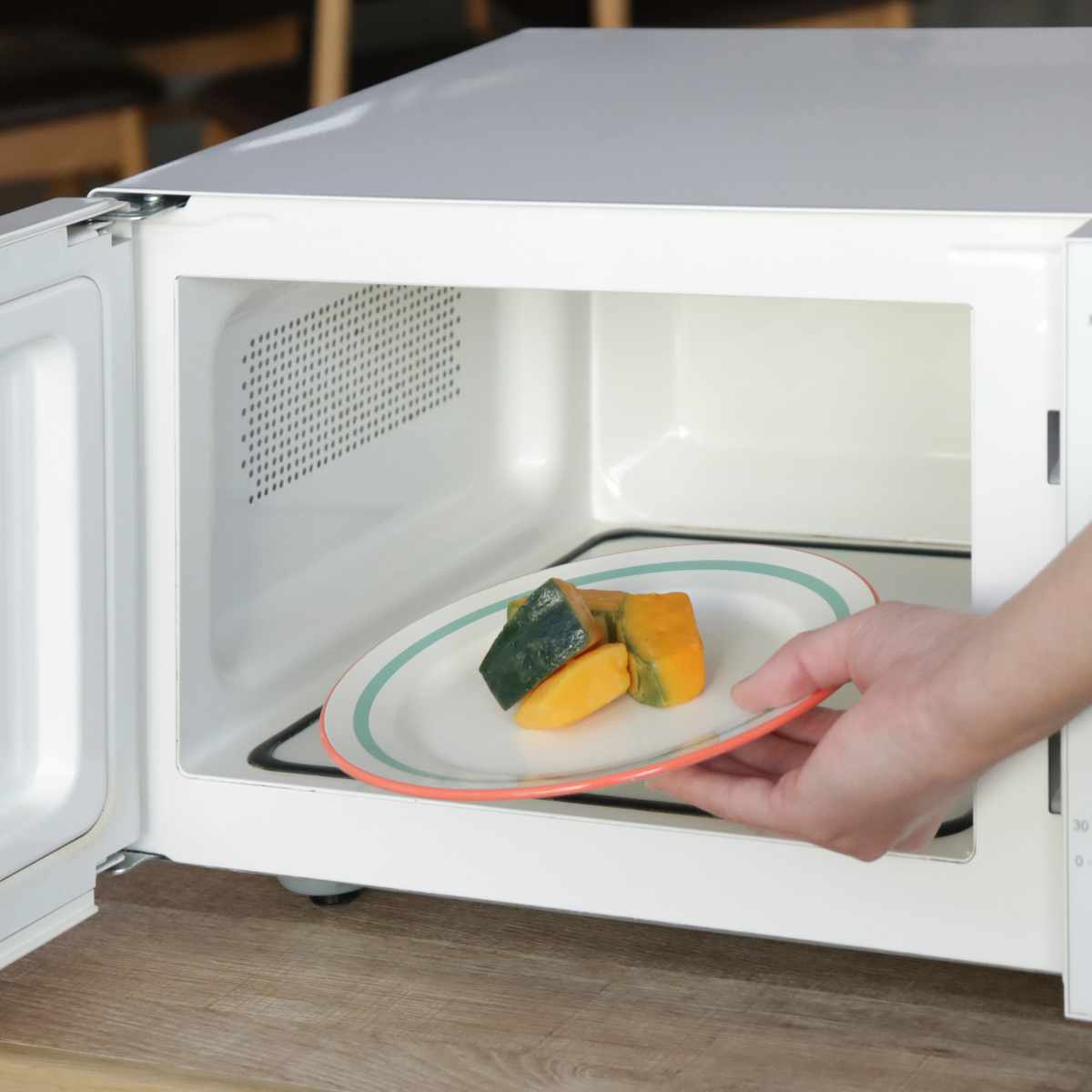 プレート 24cm Linea ( 食洗機対応 電子レンジ対応 皿 お皿 大皿 平皿 軽い 割れにくい ワンプレート モーニングプレート 盛り皿 メイン料理 おしゃれ ) 【グリーン】 グリーン