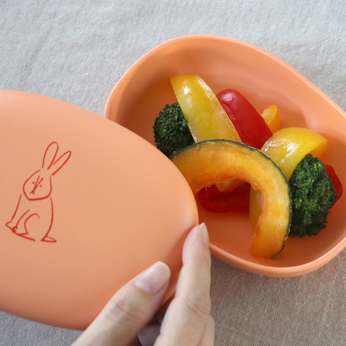 プレート フタ付き 16cm Mogugu どーぶつ プラスチック ( 食洗機対応 電子レンジ対応 子ども用食器 皿 お皿 中皿 アニマル 動物 キッズプレート 子ども 子供用 ふた付き 軽い 割れにくい ネコ ウサギ ライオン おしゃれ ) 【ネコ】 ネコ